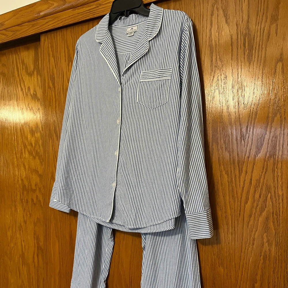 Petite Plume women’s French blue seersucker pajama set
